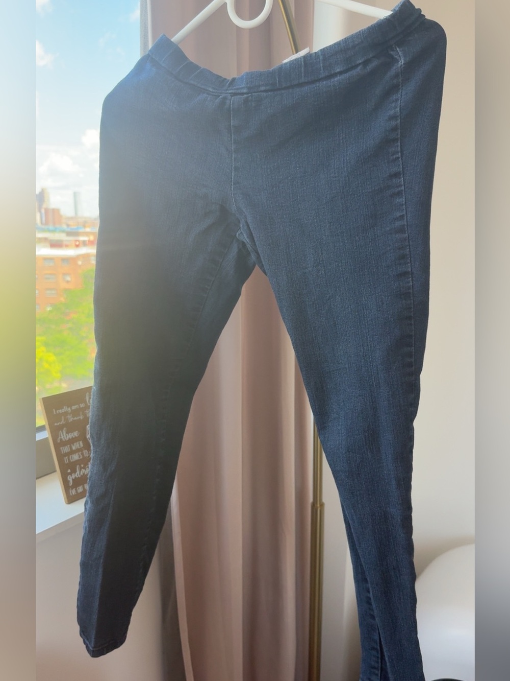 Women 3/4 skinny jeans. Pocketless